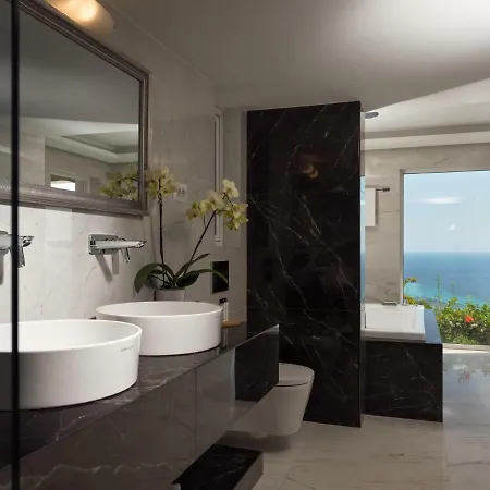 Golden July Luxury Villa *